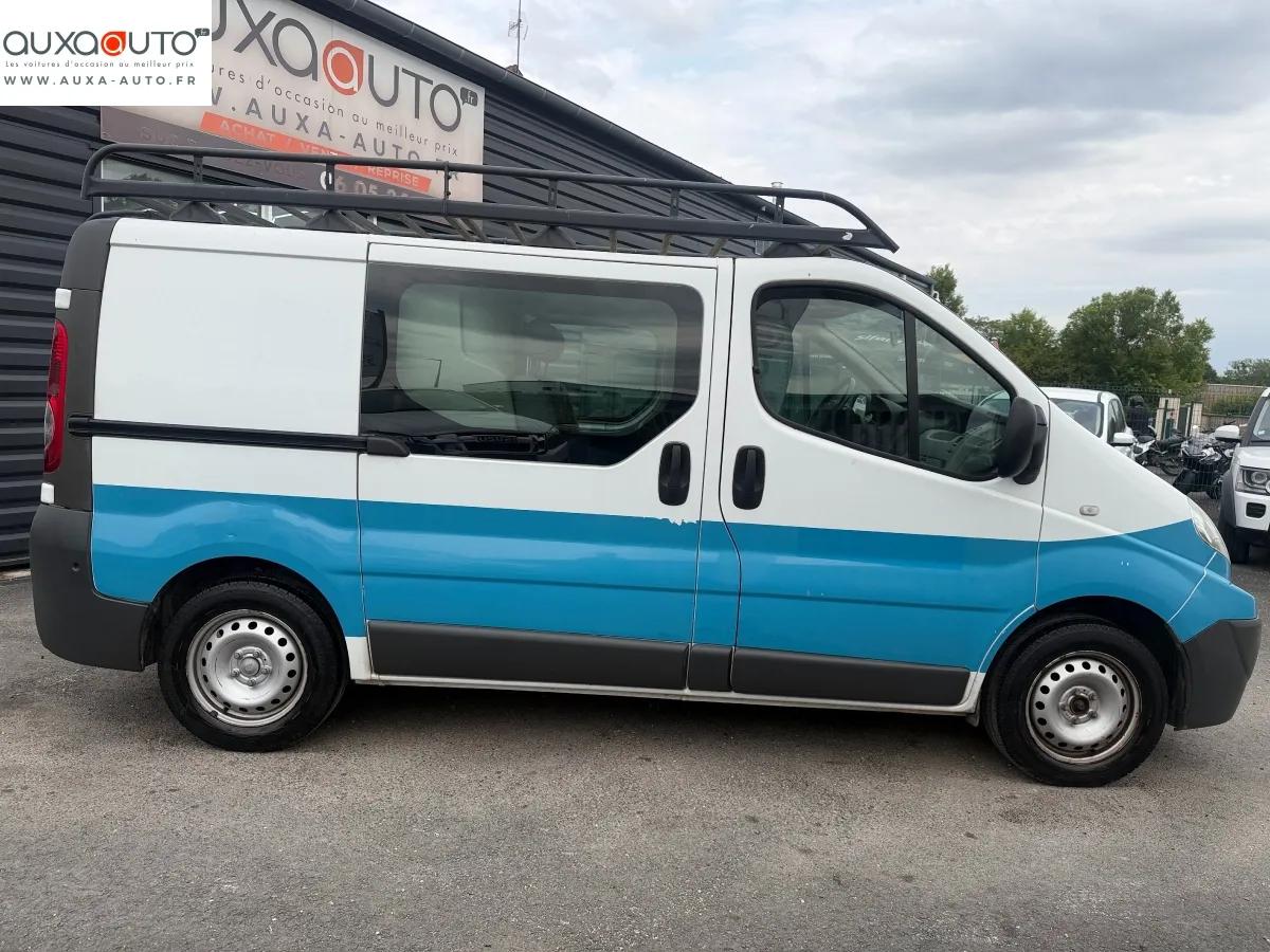 Renault Trafic Vu FOURGON 2.0 DCI 90 L1H1 2010 - vue 8