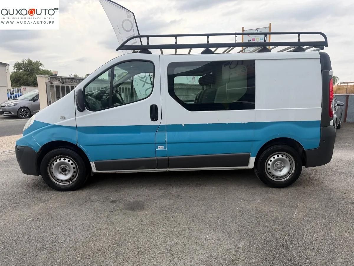 Renault Trafic Vu FOURGON 2.0 DCI 90 L1H1 2010 - vue 4