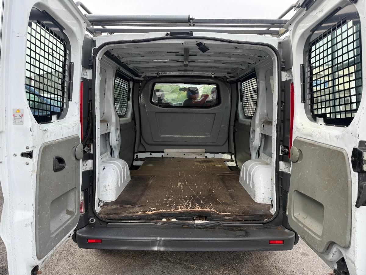 Renault Trafic Vu FOURGON 2.0 DCI 90 L1H1 2011 - vue 19
