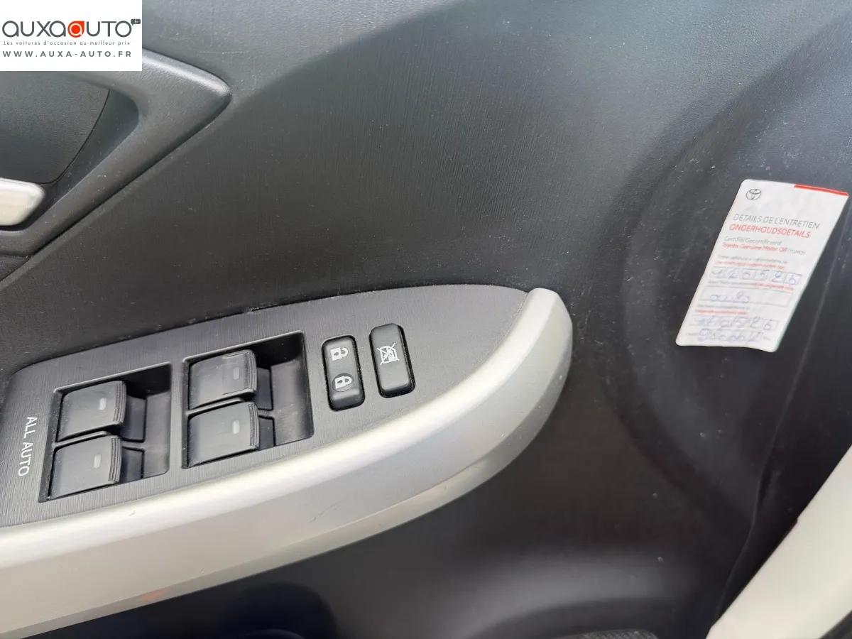 Toyota Prius 1.8 136H 100 HYBRID FULL-HYBRID 1.3KWH LOUNGE BVA 2015 - vue 17