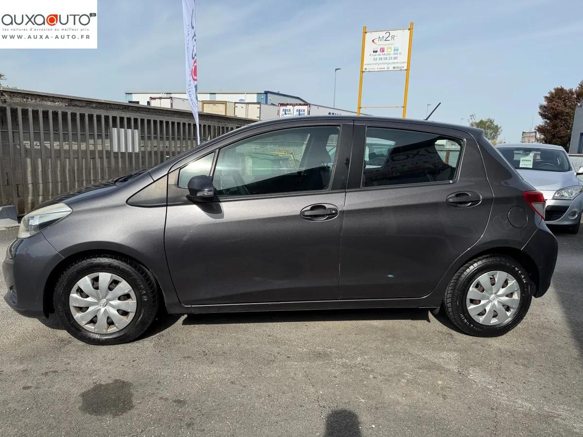Toyota Yaris 1.4 D4D 90 STYLE 2012 - vue 2