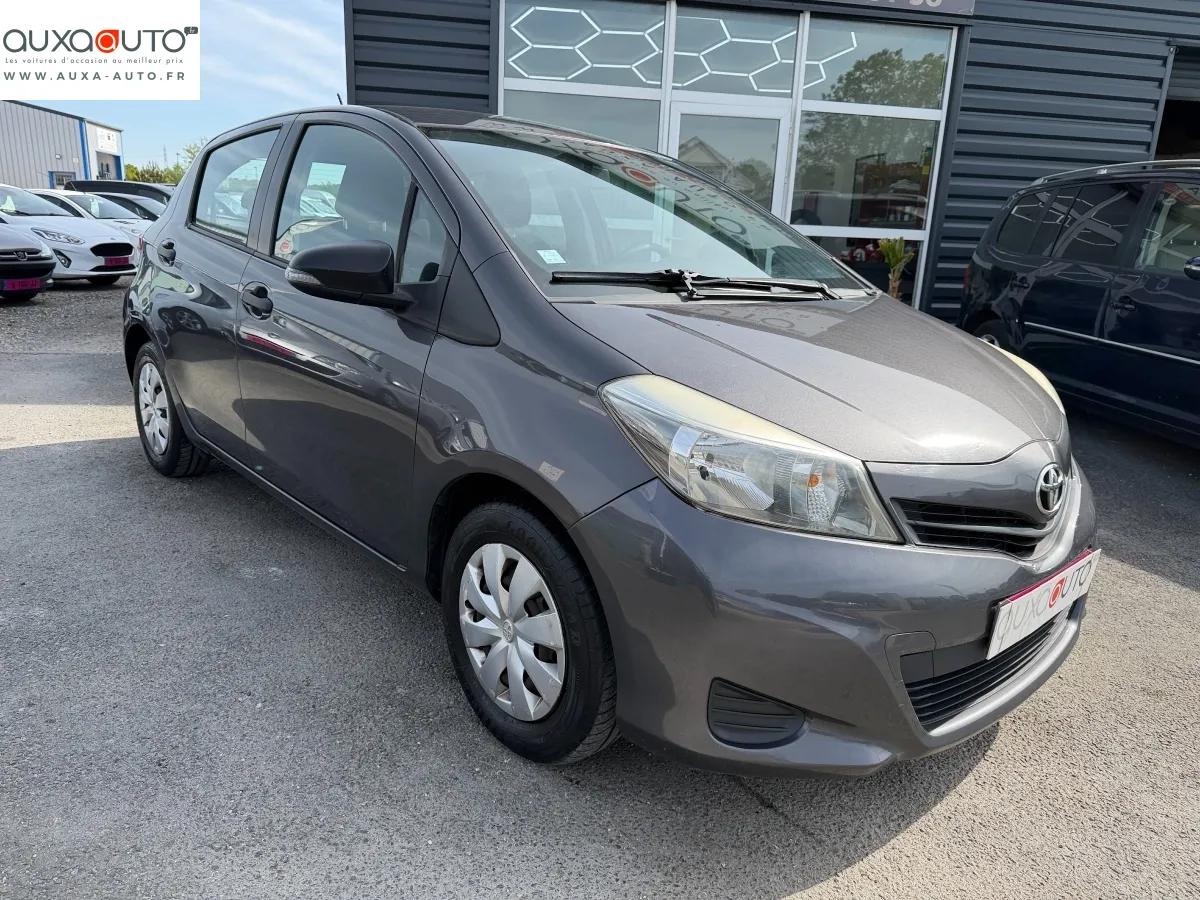 Toyota Yaris 1.4 D4D 90 STYLE 2012 - vue 3