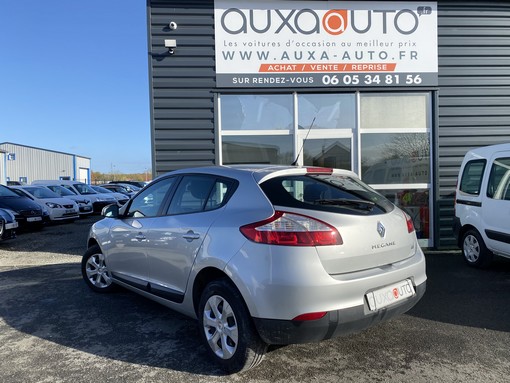 Renault Megane 1.5 DCI 90 Ch 2010 - vue 2