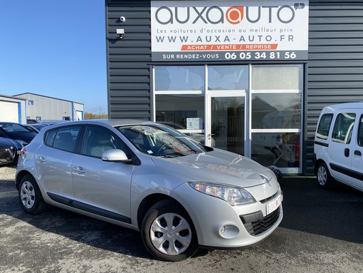 Renault Megane 1.5 DCI 90 Ch 2010 - vue 3
