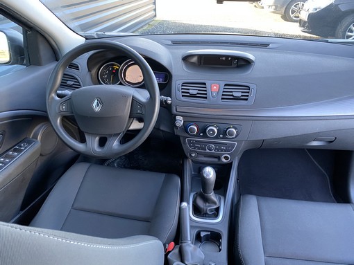 Renault Megane 1.5 DCI 90 Ch 2010 - vue 6