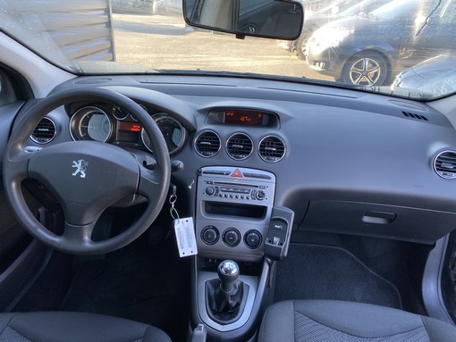 Peugeot 308 SW 1.6 HDI 90 2008 - vue 7