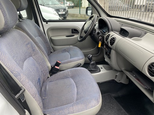 Renault Kangoo 1.4 Expression 75 Ch 2003 - vue 4