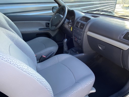 Renault Clio 1.5 DCI 65ch campus 2006 - vue 4