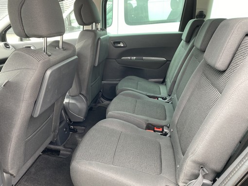 Peugeot 5008 1.6 HDI 116ch active 2016 - vue 8