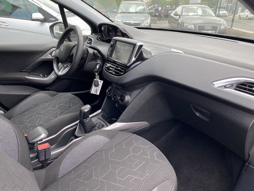 Peugeot 2008 1.2 Puretech 82 Ch active 2017 - vue 6