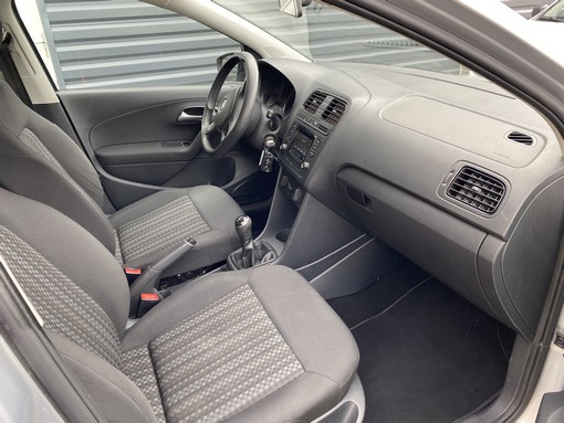 Volkswagen Polo 1.4 TDI 75 Ch bluemotion 2014 - vue 8