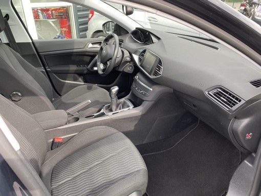 Peugeot 308 1.6 HDI 92 Ch 2014 - vue 6