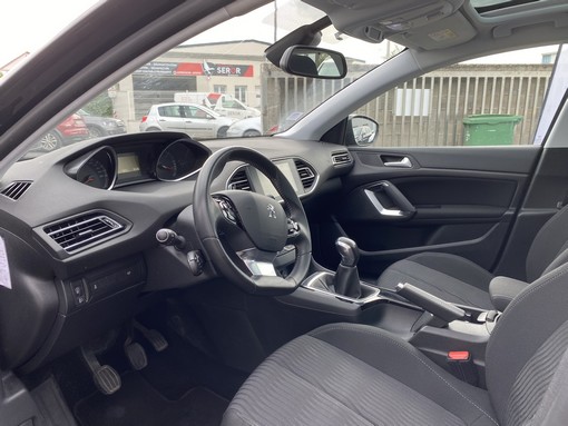 Peugeot 308 1.6 HDI 92 Ch 2014 - vue 9