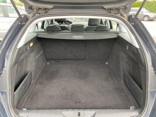 Peugeot 308 1.6 HDI 92 Ch 2014 - vue 11