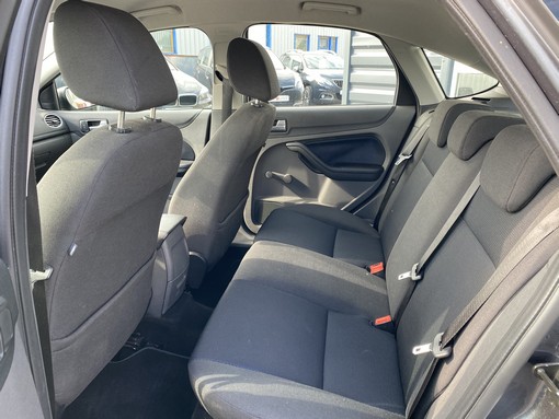 Ford Focus 1.8 TDCI 115ch 2006 - vue 8
