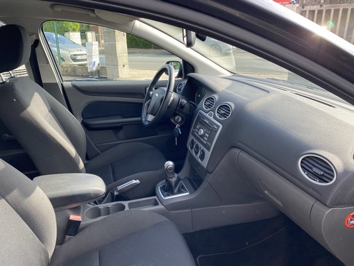 Ford Focus 1.8 TDCI 115ch 2006 - vue 9