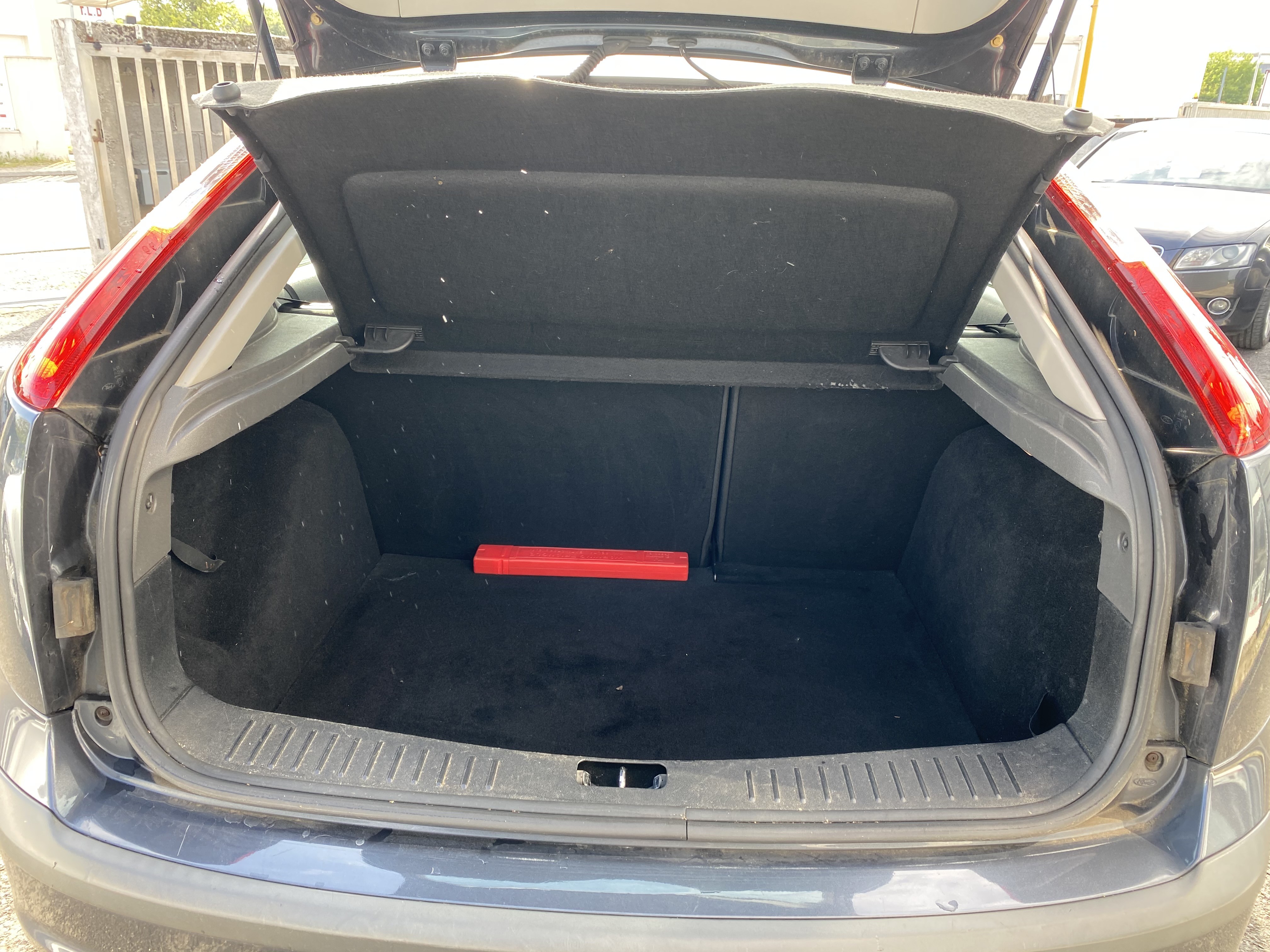 Ford Focus 1.8 TDCI 115ch 2006 - vue 10