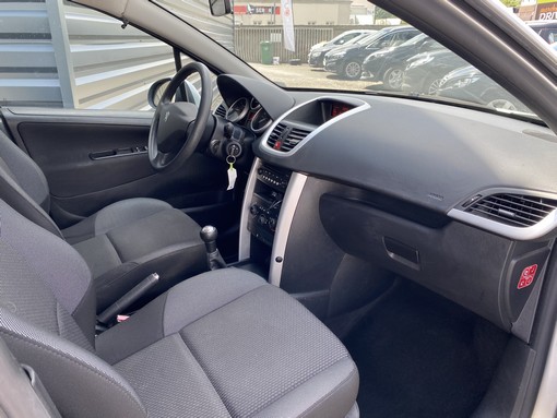 Peugeot 207 1.6 HDI 90 Ch 2011 - vue 4