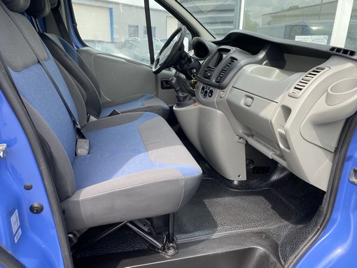 Renault Trafic L2H1 2.0 DCI 115 Ch 10990 ht soit 13148€ ttc 2014 - vue 6