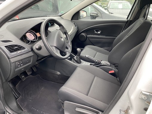 Renault Megane Iii 1.5 DCI 90 Ch authentique 2012 - vue 10