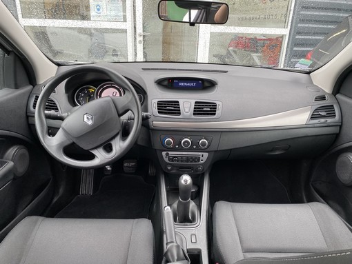 Renault Megane Iii 1.5 DCI 90 Ch authentique 2012 - vue 11