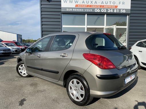 Peugeot 308 1.4 95 Ch 2010 - vue 2