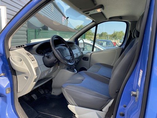 Renault Trafic L2H1 2.0 DCI 115 Ch 2014 - vue 6
