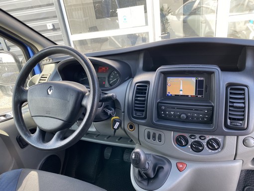 Renault Trafic L2H1 2.0 DCI 115 Ch 2014 - vue 8