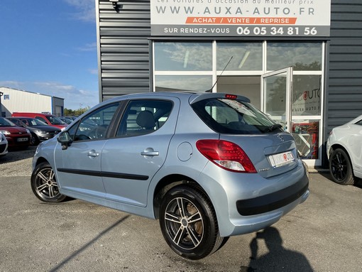 Peugeot 207 1.4 75ch Trendy 2010 - vue 3