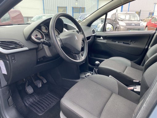 Peugeot 207 1.4 75ch Trendy 2010 - vue 6
