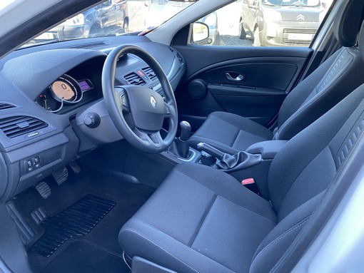 Renault Megane Iii Estate 1.5 DCI 90 Ch expression 2010 - vue 5