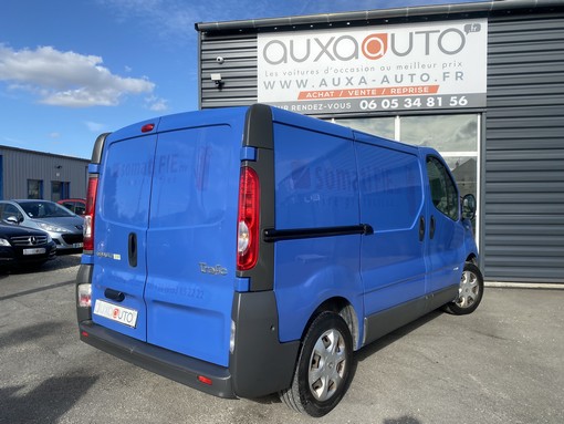 Renault Trafic L1H1 2.0 DCI 115 Ch 2014 - vue 4