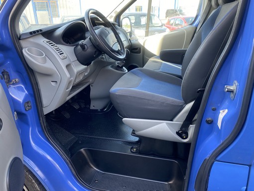 Renault Trafic L1H1 2.0 DCI 115 Ch 2014 - vue 5