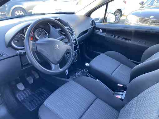 Peugeot 207 1.4 70 Ch Trendy 2010 - vue 7