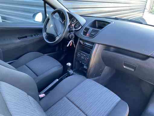 Peugeot 207 1.4 70 Ch Trendy 2010 - vue 9