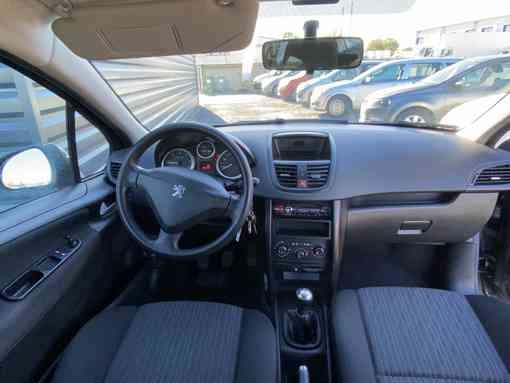 Peugeot 207 1.4 70 Ch Trendy 2010 - vue 10