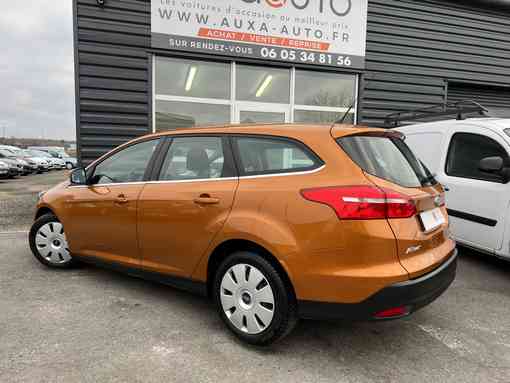Ford Focus SW 1.0 125 Ch titanium 2017 - vue 2