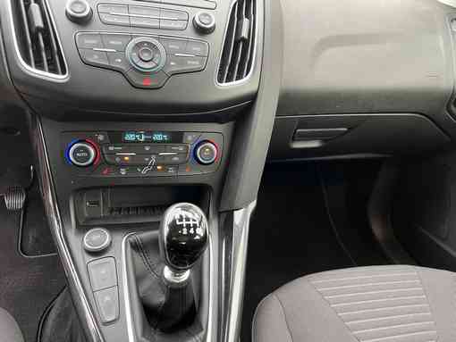 Ford Focus SW 1.0 125 Ch titanium 2017 - vue 11