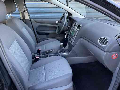 Ford Focus 1.8 TDCI 115ch 2007 - vue 9