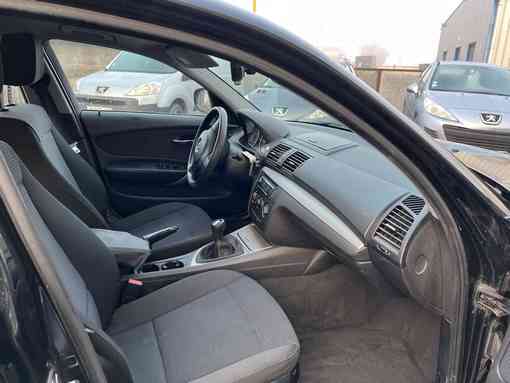 BMW 116D 2009 - vue 7