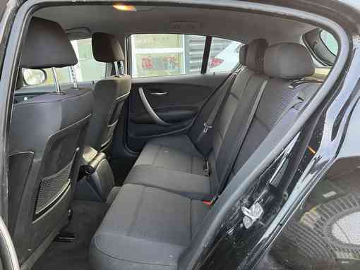 BMW 116D 2009 - vue 8