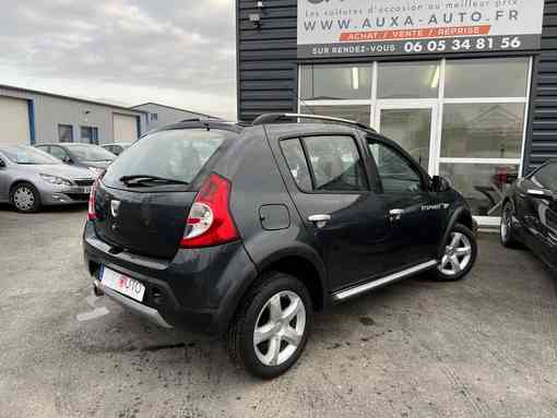 Dacia Sandero 1.6 90 Ch 2011 - vue 2
