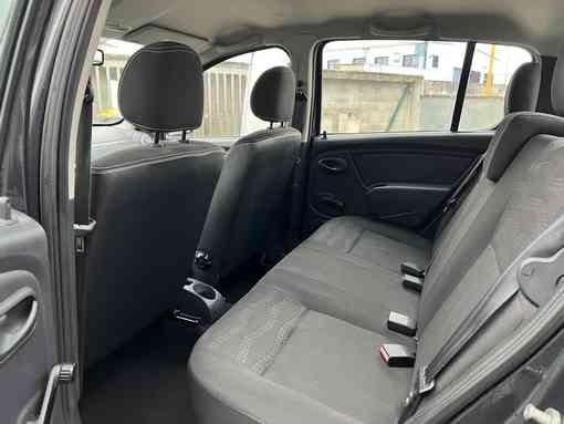 Dacia Sandero 1.6 90 Ch 2011 - vue 6
