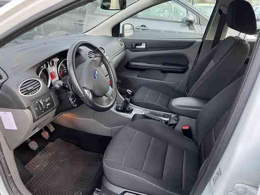 Ford 1.6 TDCI 110 Ch 2010 - vue 8