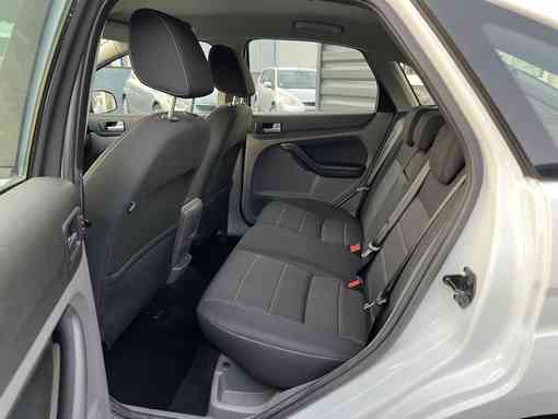 Ford 1.6 TDCI 110 Ch 2010 - vue 9
