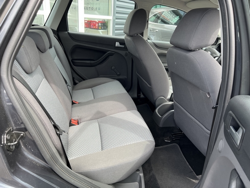 Ford Focus 1.6 90 Ch clipper 2006 - vue 5