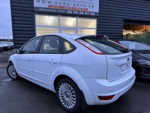 Ford Focus 1.6 TDCI 110 Ch 2010 - vue 2