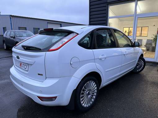 Ford Focus 1.6 TDCI 110 Ch 2010 - vue 3