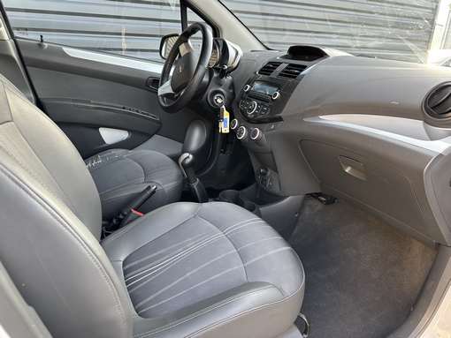 Chevrolet Spark 1.2 82 Ch 2014 - vue 5