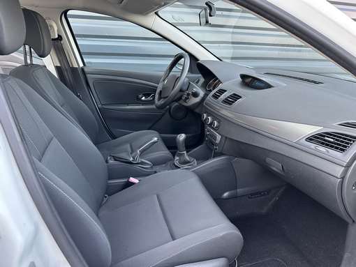 Renault Megane Iii 1.5 DCI 90 Ch Estate 2012 - vue 5